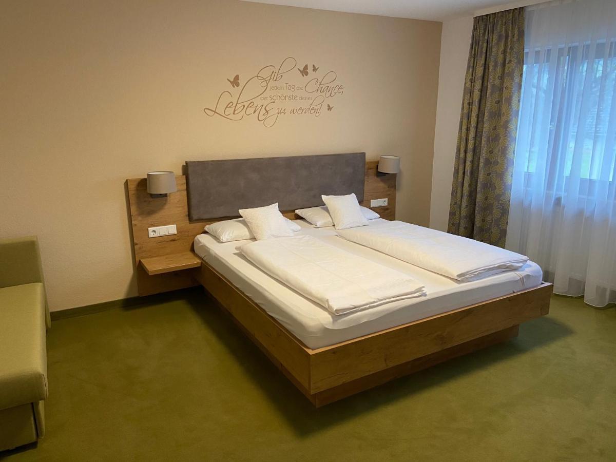 Gasthaus Hotel Kranz 라우펜부르크 외부 사진
